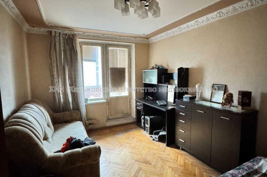 Продам квартиру, Аэрокосмический пр. , 3 кім., 65 м², советский ремонт 
