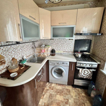 Продам квартиру, Аэрокосмический пр. , 3 кім., 65 м², советский ремонт 