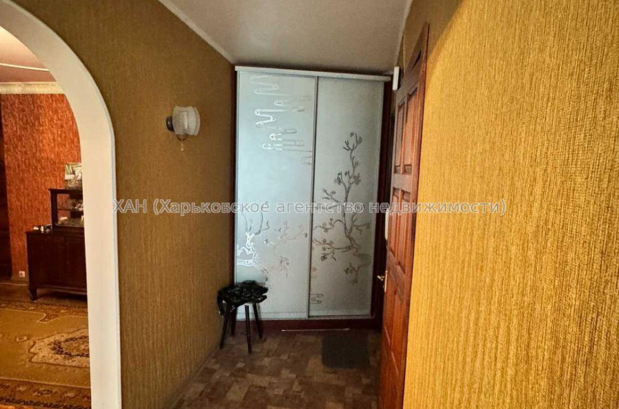 Продам квартиру, Аэрокосмический пр. , 3 кім., 65 м², советский ремонт 