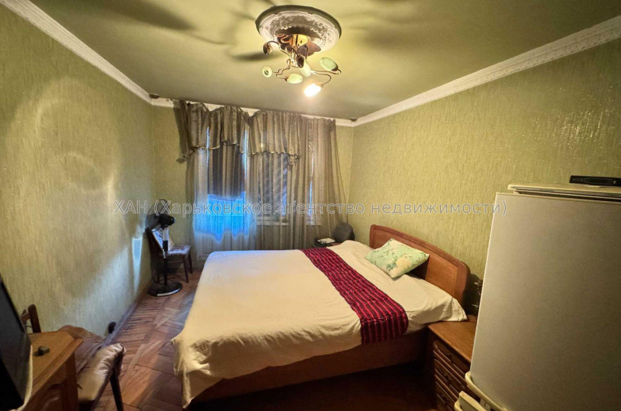 Продам квартиру, Аэрокосмический пр. , 3 кім., 65 м², советский ремонт 