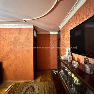 Продам квартиру, Аэрокосмический пр. , 3 кім., 65 м², советский ремонт 