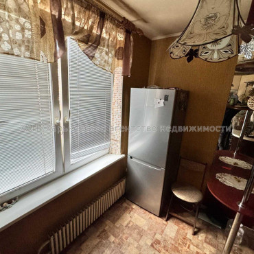 Продам квартиру, Аэрокосмический пр. , 3 кім., 65 м², советский ремонт 