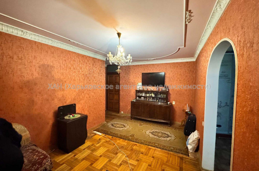 Продам квартиру, Аэрокосмический пр. , 3 кім., 65 м², советский ремонт 