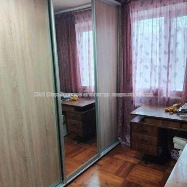 Продам квартиру, Бучмы ул. , 30В , 2 кім., 45 м², косметический ремонт 