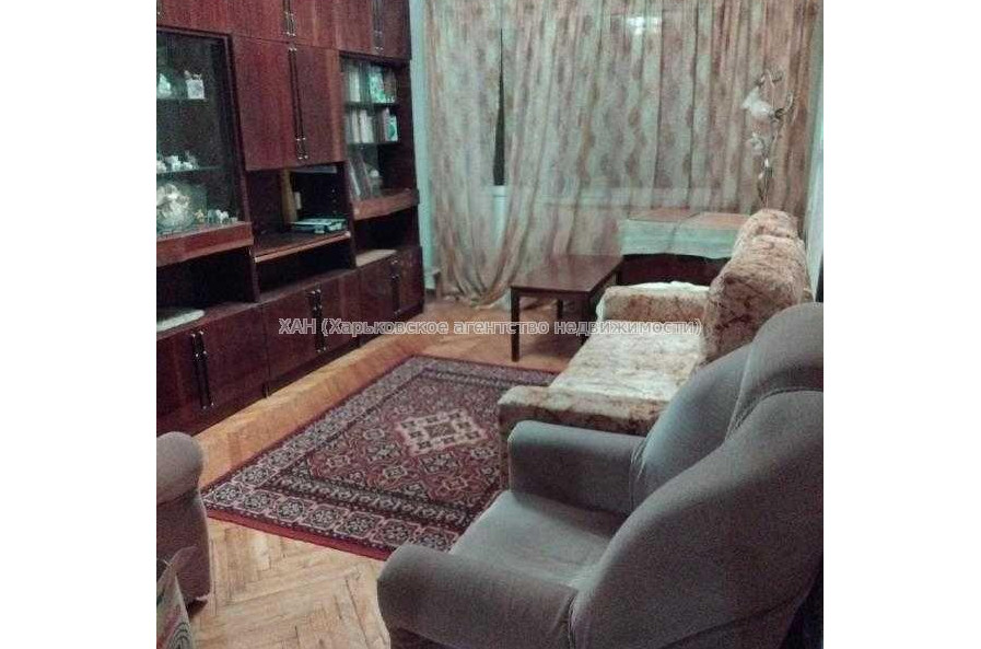 Продам квартиру, Бучмы ул. , 30В , 2 кім., 45 м², косметический ремонт 