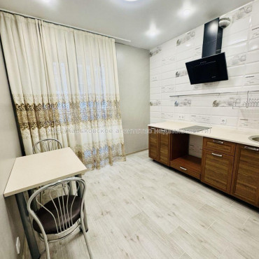 Продам квартиру, Шевченковский пер. , 1 кім., 36 м², евроремонт 