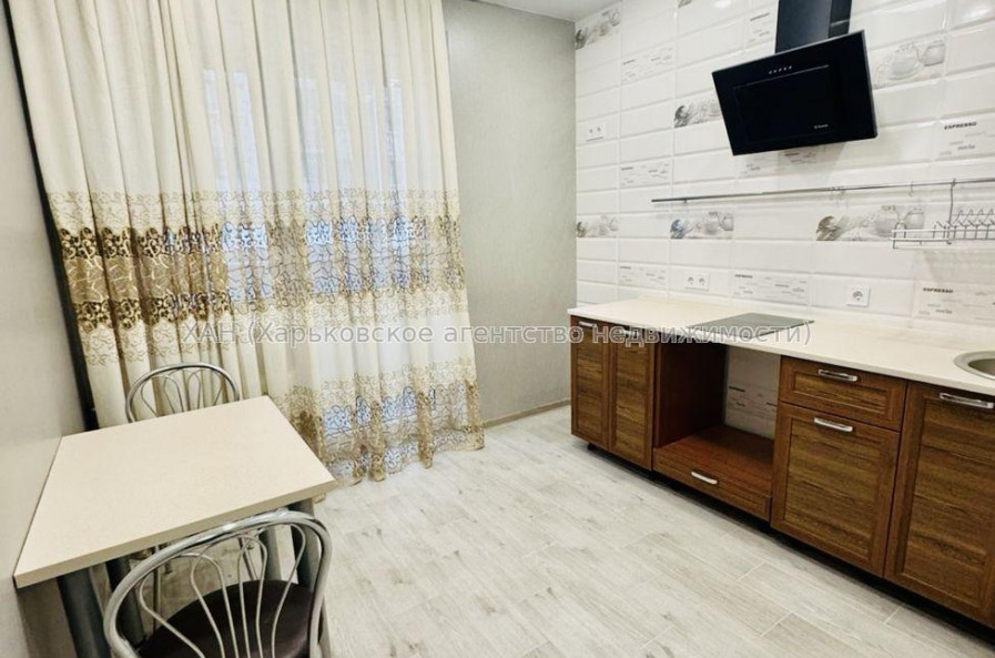 Продам квартиру, Шевченковский пер. , 1 кім., 36 м², евроремонт 