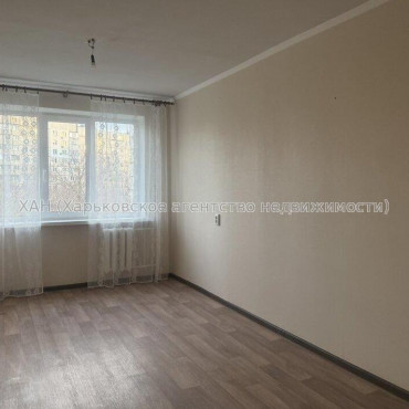 Продам квартиру, Зерновая ул. , 2 кім., 45 м², косметический ремонт 