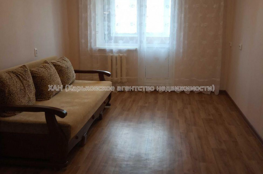 Продам квартиру, Зерновая ул. , 2 кім., 45 м², косметический ремонт 