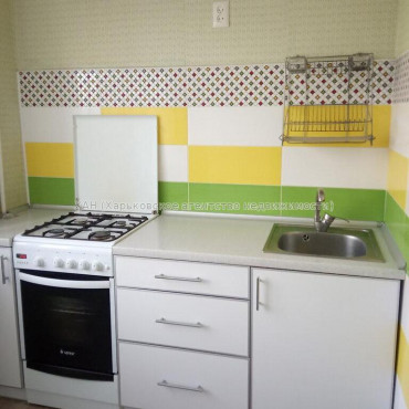 Продам квартиру, Зерновая ул. , 2 кім., 45 м², косметический ремонт 