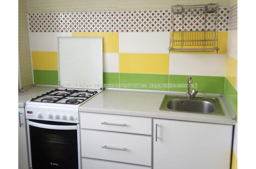 Продам квартиру, Зерновая ул. , 2 кім., 45 м², косметический ремонт 