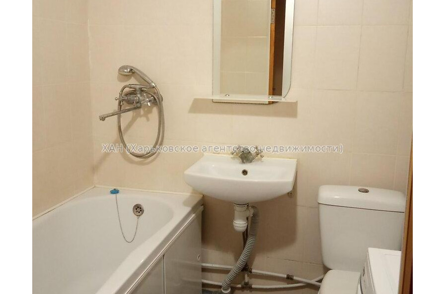 Продам квартиру, Зерновая ул. , 2 кім., 45 м², косметический ремонт 