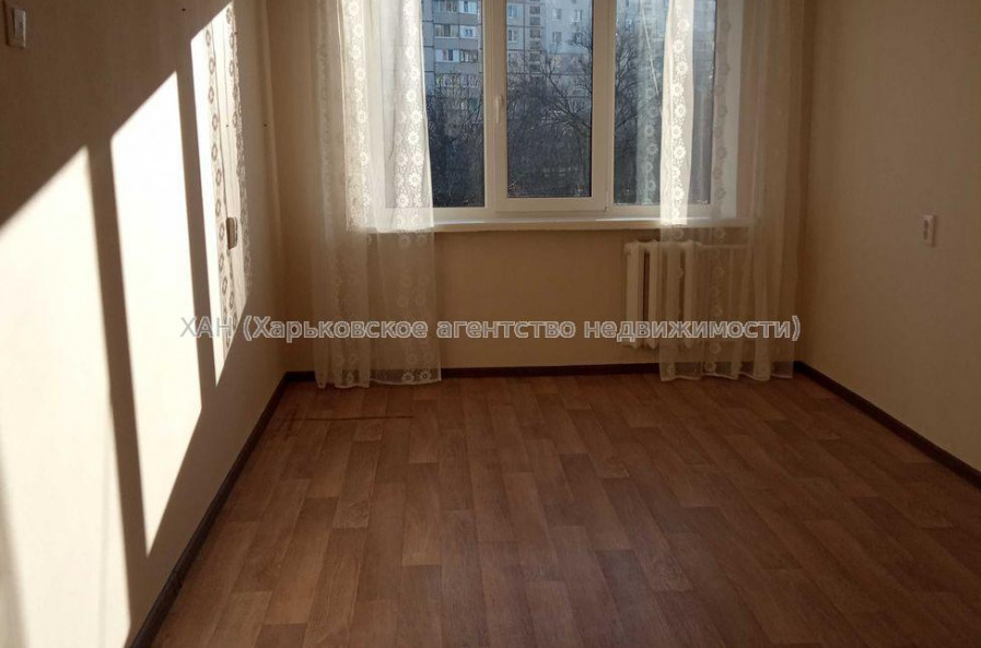 Продам квартиру, Зерновая ул. , 2 кім., 45 м², косметический ремонт 
