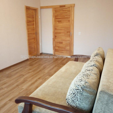 Продам квартиру, Зерновая ул. , 2 кім., 45 м², косметический ремонт 