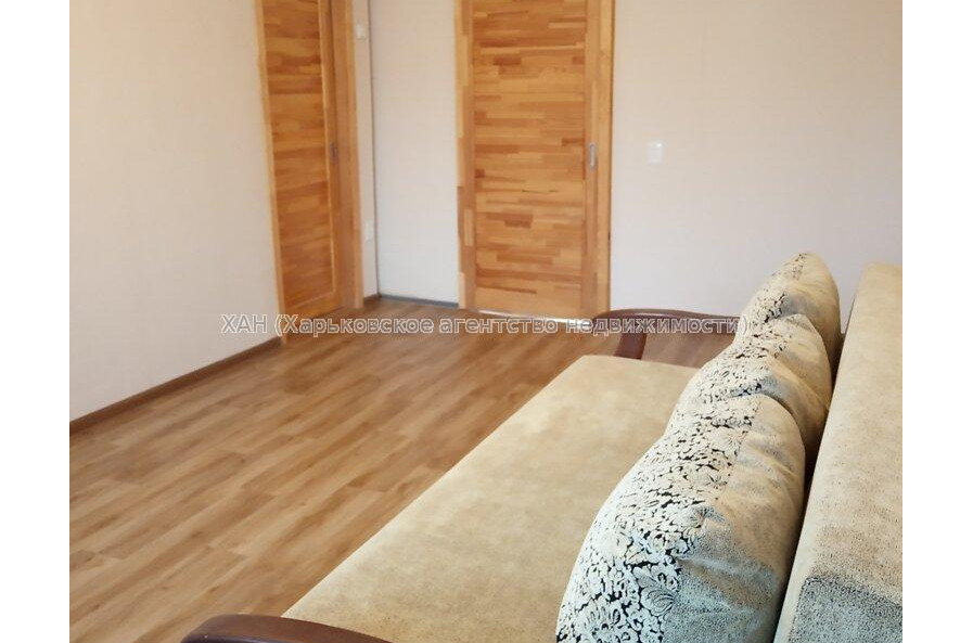 Продам квартиру, Зерновая ул. , 2 кім., 45 м², косметический ремонт 