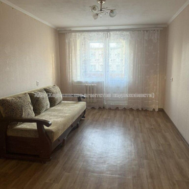 Продам квартиру, Зерновая ул. , 2 кім., 45 м², косметический ремонт 