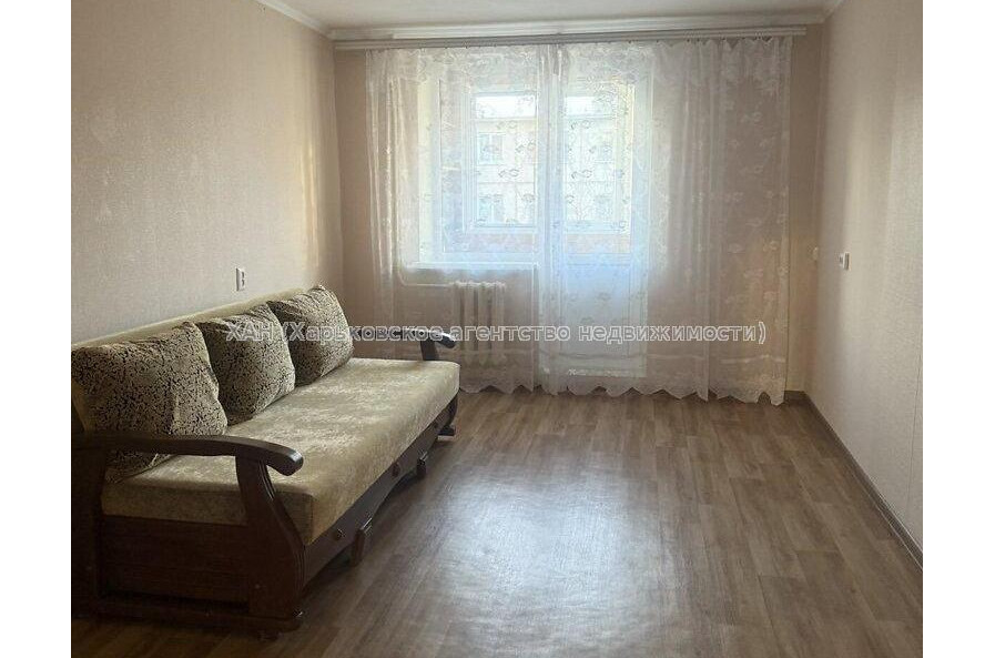 Продам квартиру, Зерновая ул. , 2 кім., 45 м², косметический ремонт 