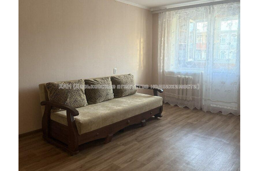 Продам квартиру, Зерновая ул. , 2 кім., 45 м², косметический ремонт 