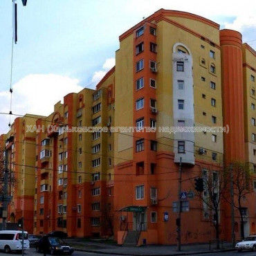 Продам квартиру, Героев Харькова просп. , 3  ком., 83 м², капитальный ремонт 