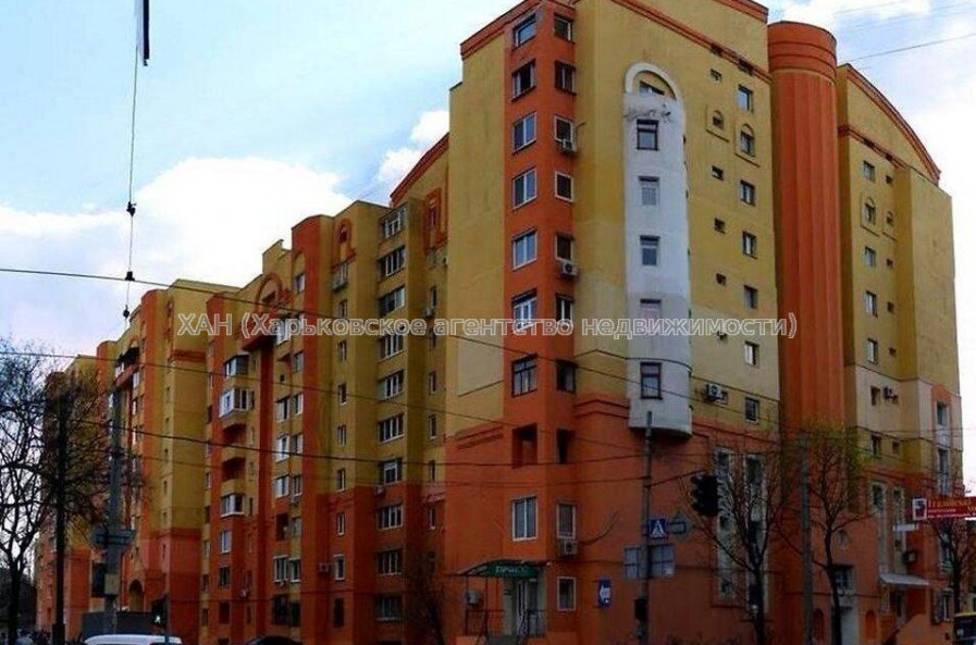 Продам квартиру, Героев Харькова просп. , 3  ком., 83 м², капитальный ремонт 