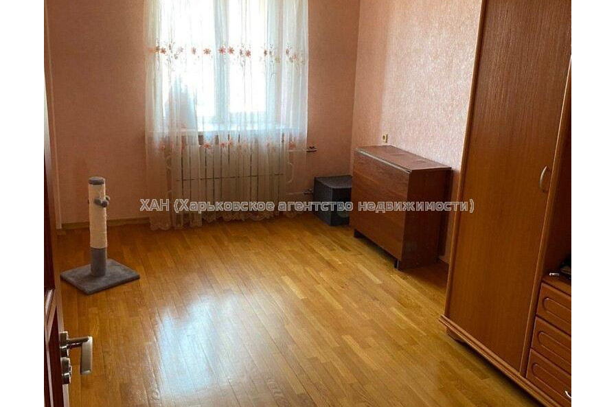 Продам квартиру, Героев Харькова просп. , 3  ком., 83 м², капитальный ремонт 