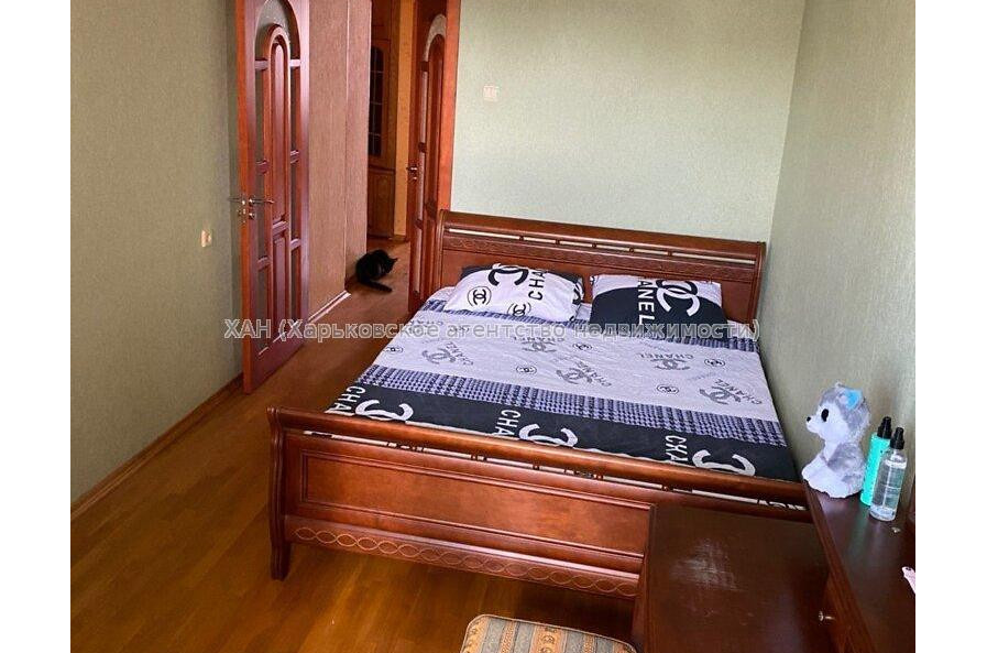 Продам квартиру, Героев Харькова просп. , 3  ком., 83 м², капитальный ремонт 