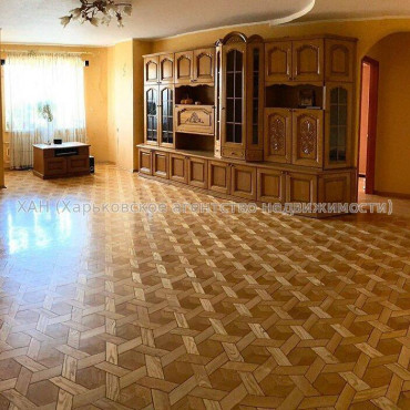 Продам квартиру, Героев Харькова просп. , 3  ком., 83 м², капитальный ремонт 