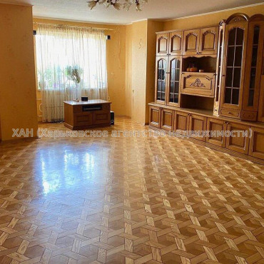 Продам квартиру, Героев Харькова просп. , 3  ком., 83 м², капитальный ремонт 
