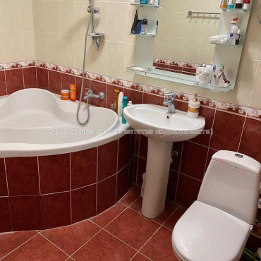 Продам квартиру, Героев Харькова просп. , 3  ком., 83 м², капитальный ремонт 