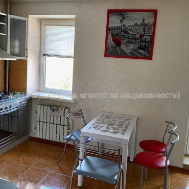 Продам квартиру, Героев Харькова просп. , 3  ком., 83 м², капитальный ремонт 