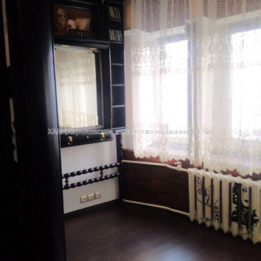 Продам квартиру, Полтавский Шлях ул. , 2 кім., 42 м², косметический ремонт 