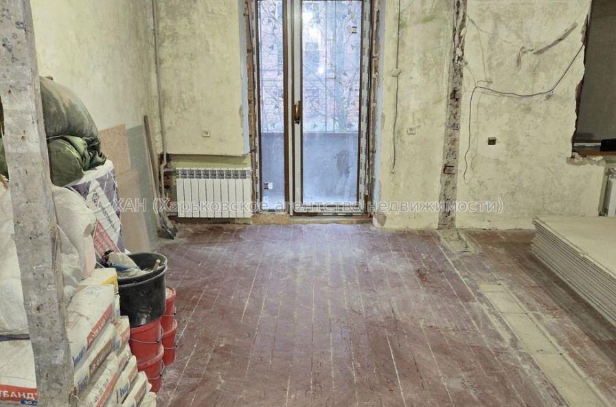 Продам квартиру, Клочковская ул. , 3  ком., 84 м², без отделочных работ 