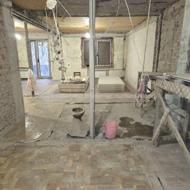 Продам квартиру, Клочковская ул. , 3  ком., 84 м², без отделочных работ 