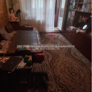 Продам квартиру, Бучмы ул. , 50 , 2 кім., 45 м², советский ремонт 