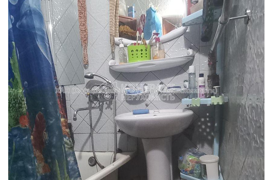 Продам квартиру, Бучмы ул. , 50 , 2 кім., 45 м², советский ремонт 