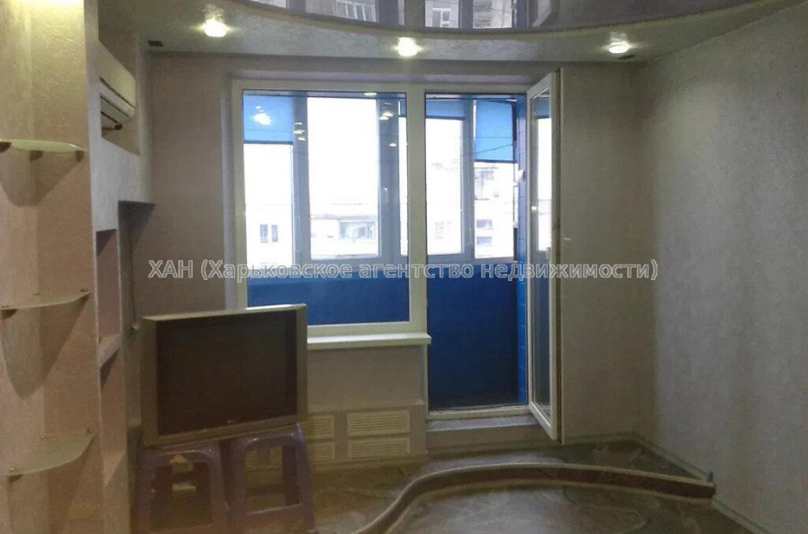 Продам квартиру, Непокоренных ул. , 2 кім., 44 м², косметический ремонт 