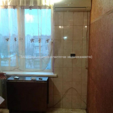 Продам квартиру, Непокоренных ул. , 2 кім., 44 м², косметический ремонт 