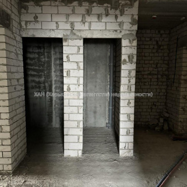 Продам квартиру, Непокоренных ул. , 2 кім., 65.70 м², без внутренних работ 