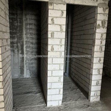 Продам квартиру, Непокоренных ул. , 2 кім., 65.70 м², без внутренних работ 