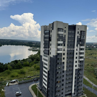 Продам квартиру, Непокоренных ул. , 2 кім., 65.70 м², без внутренних работ 