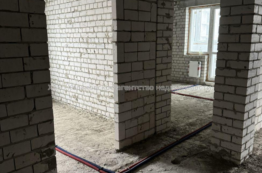 Продам квартиру, Непокоренных ул. , 2 кім., 65.70 м², без внутренних работ 