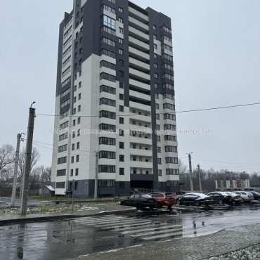 Продам квартиру, Непокоренных ул. , 2 кім., 65.70 м², без внутренних работ 