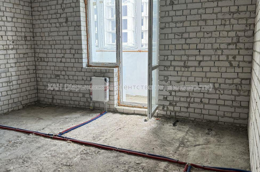 Продам квартиру, Непокоренных ул. , 2 кім., 65.70 м², без внутренних работ 