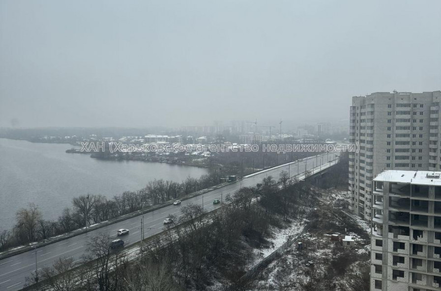 Продам квартиру, Непокоренных ул. , 2 кім., 65.70 м², без внутренних работ 