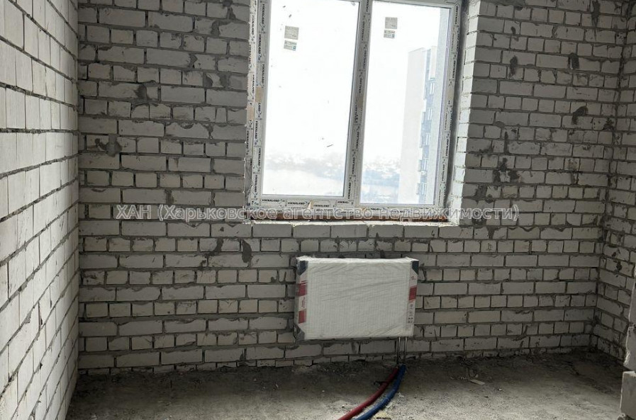 Продам квартиру, Непокоренных ул. , 2 кім., 65.70 м², без внутренних работ 