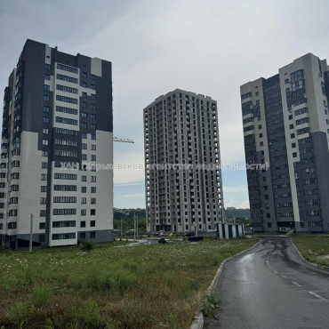 Продам квартиру, Непокоренных ул. , 2 кім., 65.70 м², без внутренних работ 