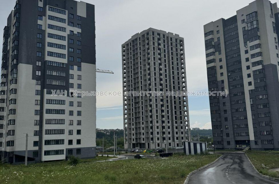 Продам квартиру, Непокоренных ул. , 2 кім., 65.70 м², без внутренних работ 