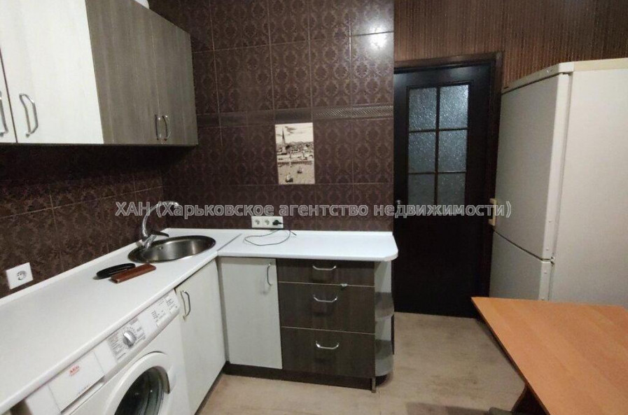 Продам квартиру, Победы просп. , 3 кім., 65 м², евроремонт 