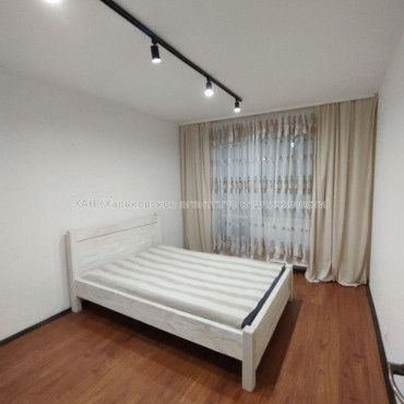 Продам квартиру, Победы просп. , 3 кім., 65 м², евроремонт 