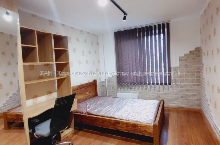 Продам квартиру, Победы просп. , 3 кім., 65 м², евроремонт 